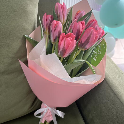 9 pink tulips