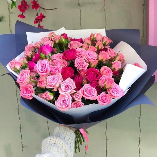 Pink spray Roses
