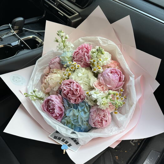 Juicy Peony Medium Size ( Peonies, Hydrangeas, Stocks, Chamomiles)