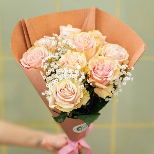 Růze Pink Mondial s gypsofilou