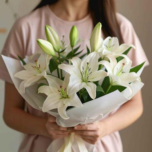 Букет из 5 ароматных лилий