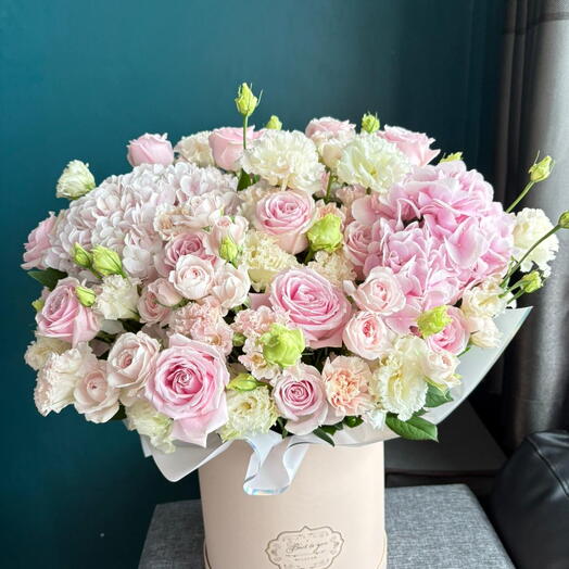 Пастельный букет в коробке | Flowers in box