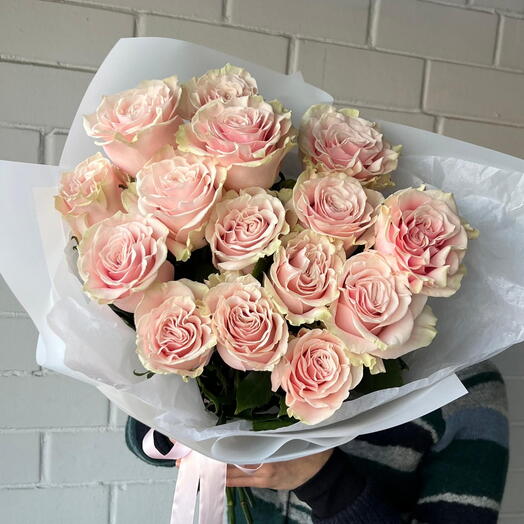 "Flowers for her" - 15 pink roses