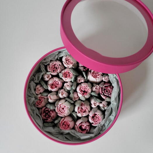 Okrągły box z tulipanami z zefiru 21 cm