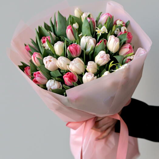 Pink tulips mix