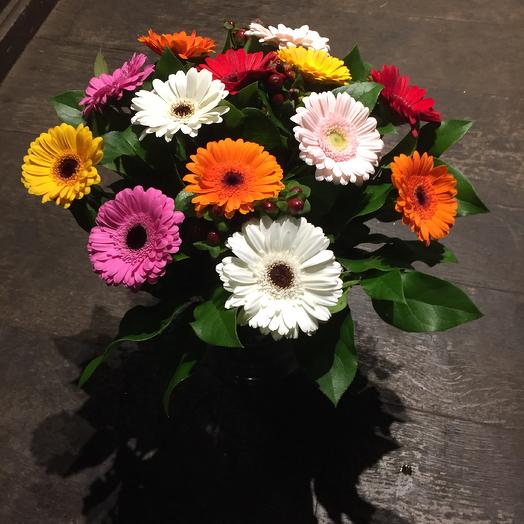 Mix germini bouquet with green