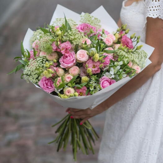 Romantic flower bouquet