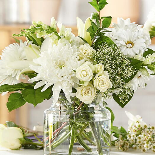 Classic Ivory (mums, spray roses, snap + vase)