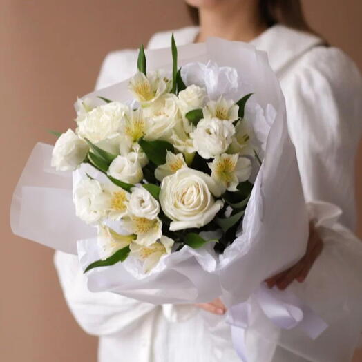 Альстромерия с розами