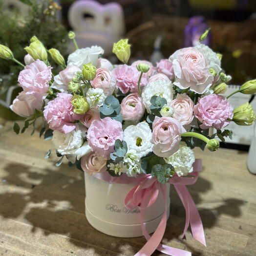 Pink mix with ranunculus