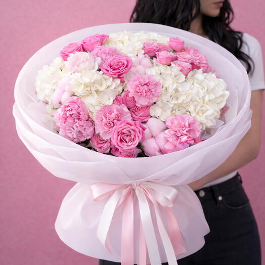 💐 Bouquet di peonie, ortensie e altri