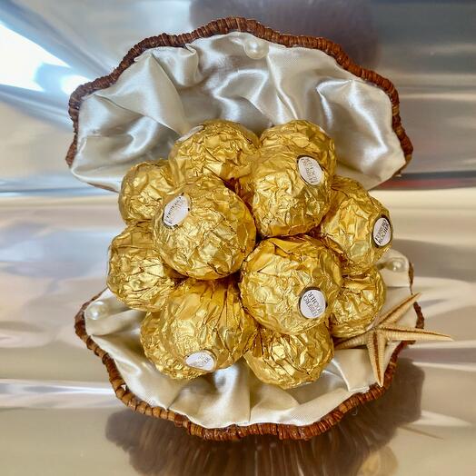 Pearl with ferrero