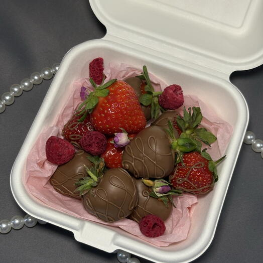 Лукошко - клубника и другие ягоды