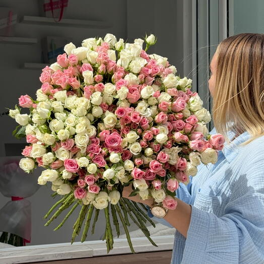 Classic Spray roses 61 stems