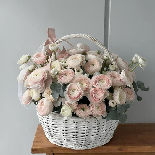 Cesta de ranúnculos