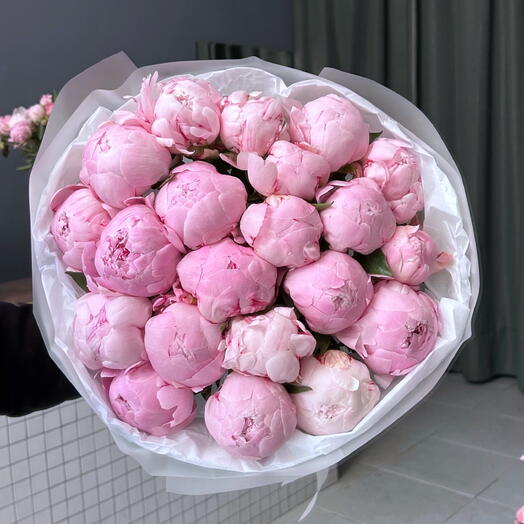 Bouquet of 21 pink peonies