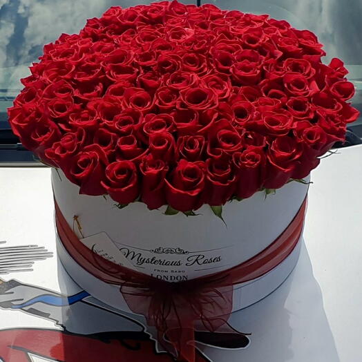 80 stems of roses in a box