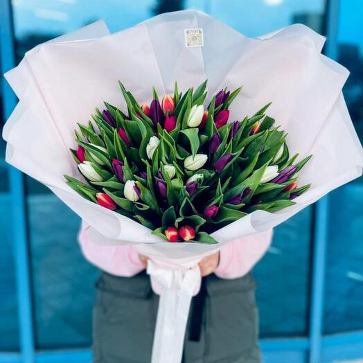 Ramo de 50 tulipanes