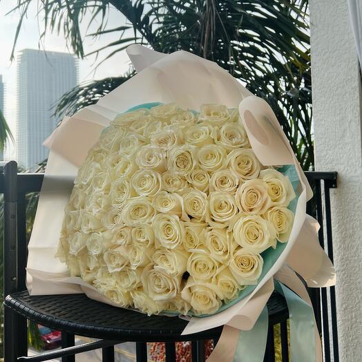 75 white roses