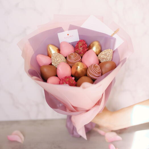 CHOCOLATE-COVERED STRAWBERRIES BOUQUET – LUXURY GIFT