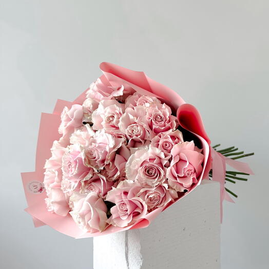 Light pink french roses bouquet 31pcs