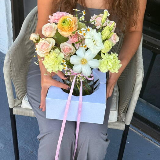 Bouquet in a vase Maman Cherie