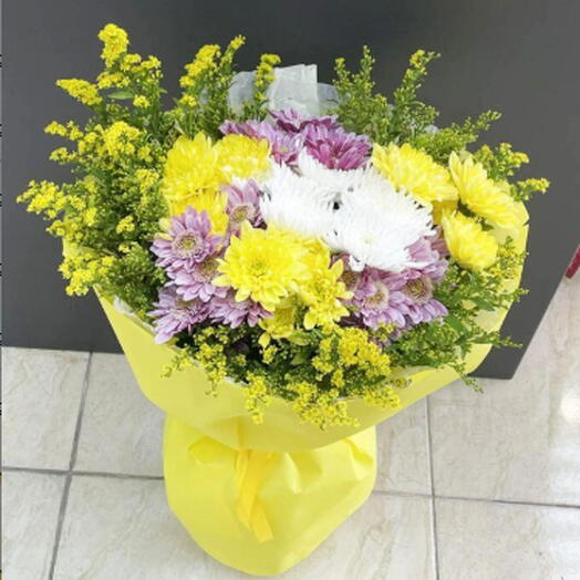 Mixed chrysanthemums bouquet