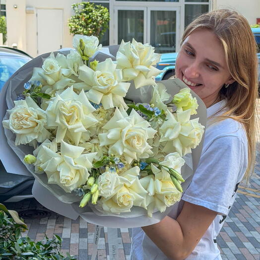 Bouquet Blue Haze - Rose francesi, Lisianthus, Tweedia, Ortensia