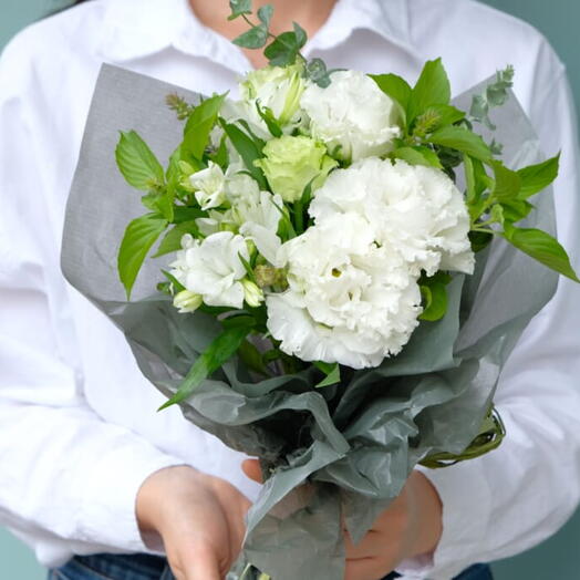 White bouquet mini