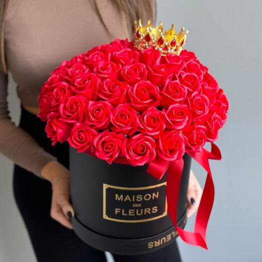 Коробка с Цветами из Мыла «Красная корона»