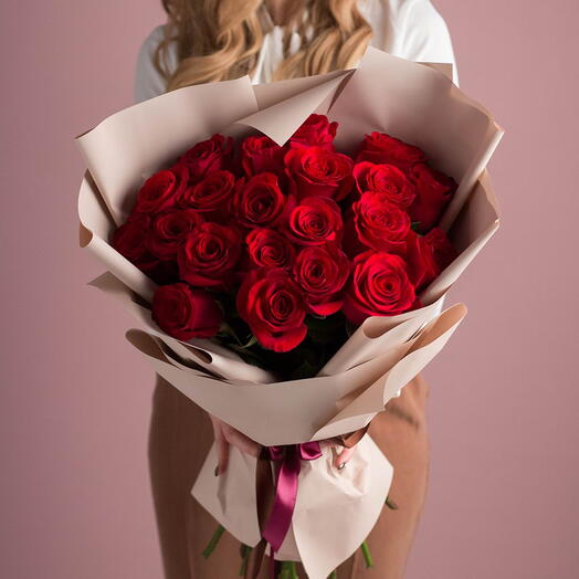 Bouquet of 21 red roses! Win Her heart at first sight :)