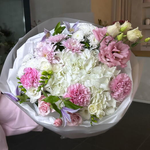 Bouquet con clematide