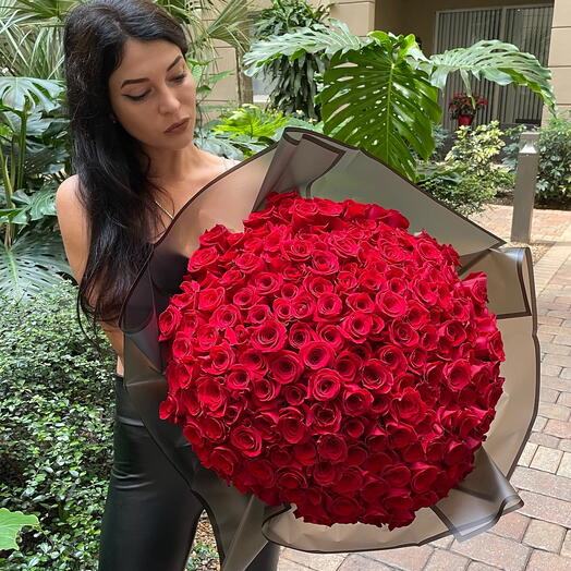 200 красных роз