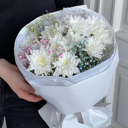 Букет из хризантемы и гипсофилы