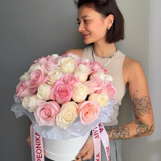 FLOWER BOX PINKY WHITE ROSES