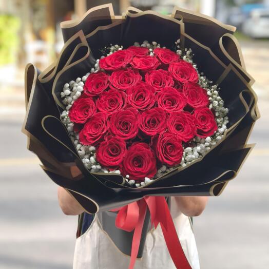 Bouquet of red roses -