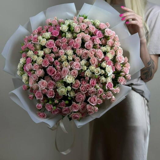 Букет с 51 кустовой розы