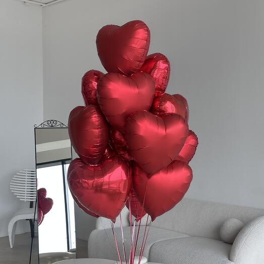 Fountain of 12 red foil hearts