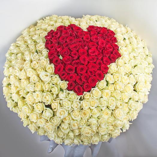 VIP basket of 451 Dutch roses