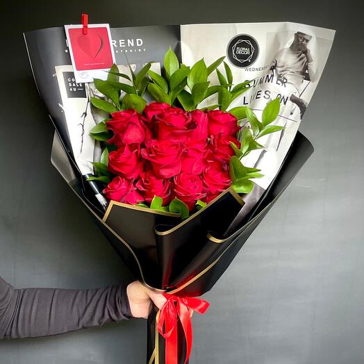 Mono-Bouquet of 15 Premium Roses