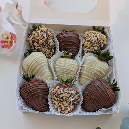 Morangos cobertos com chocolate (9 unidades)