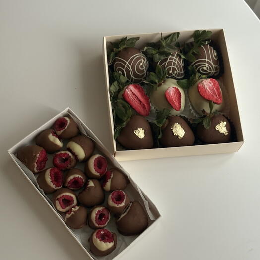 Комбо клубника+малина в шоколаде