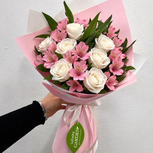 Pink alstromeria and white roses