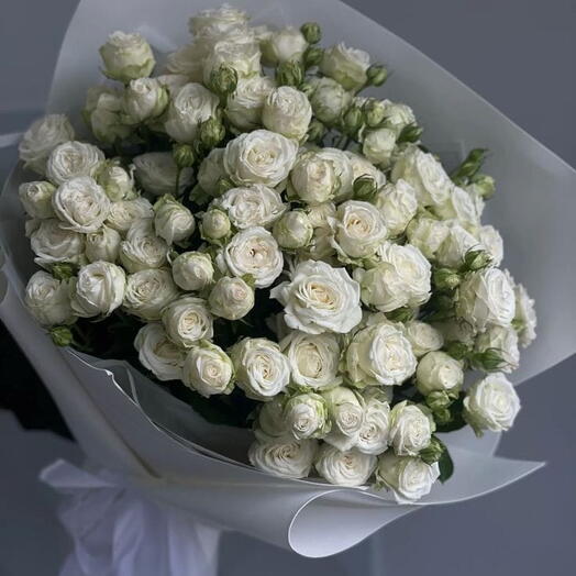 Strauß aus einer weißen Rose