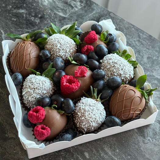 Клубника в шоколаде с голубикой, 9