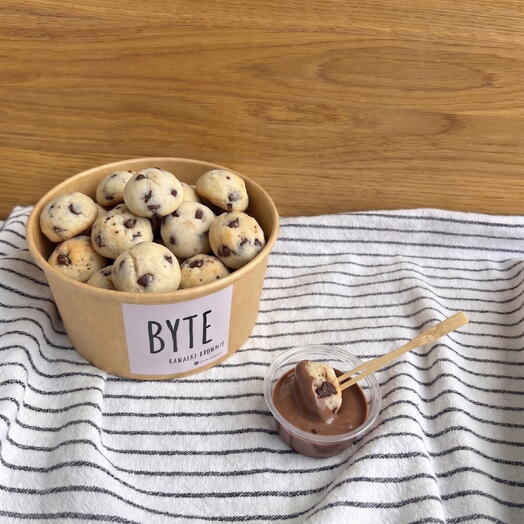 Mini ciasteczka z wybranym sosem - duże pudełko