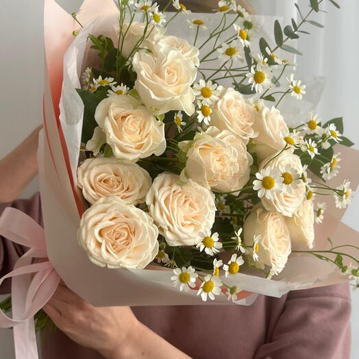 "Spring mood" - spray roses and daisies