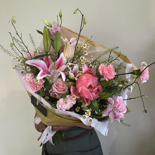 Field peony lily bouquet size l