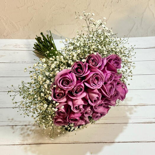 Ramo de rosas con gypso