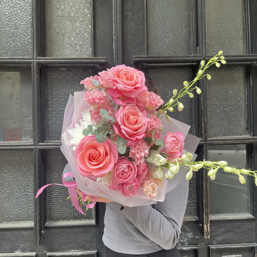 Delphinium, Roses, Hrizantema